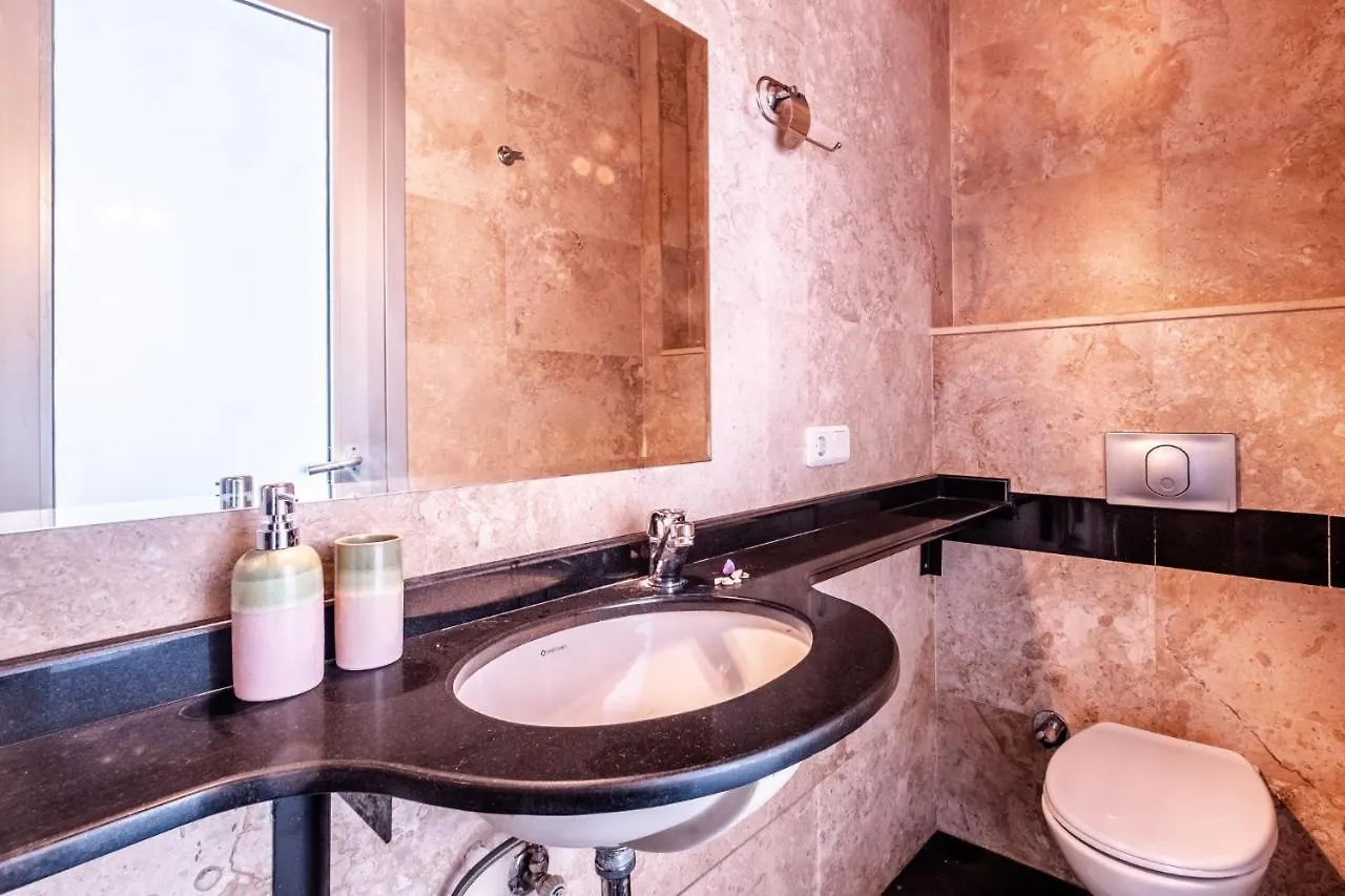 Authentic Flat With Excellent Location In Beyoglu Apartment Istanbul