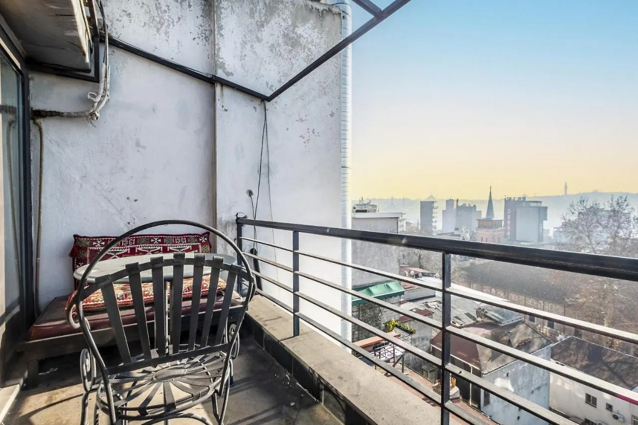 Ferienwohnung Authentic Flat With Excellent Location In Beyoglu Istanbul